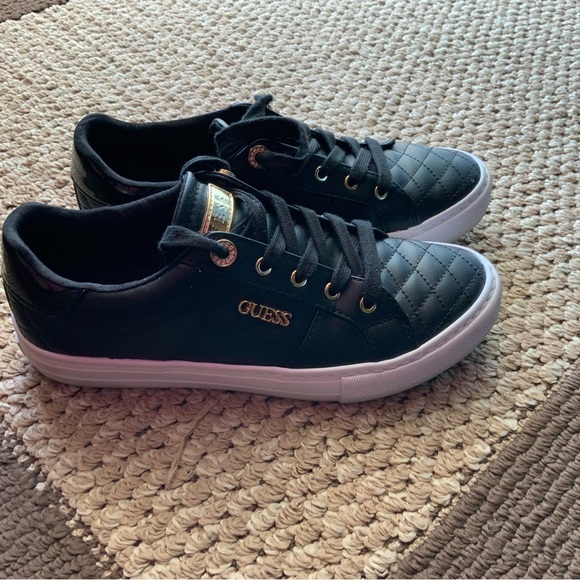 Guess women’s shoes size 8M - Picture 4 of 4